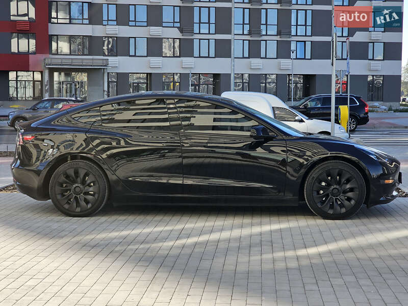 Седан Tesla Model 3 2019 в Киеве