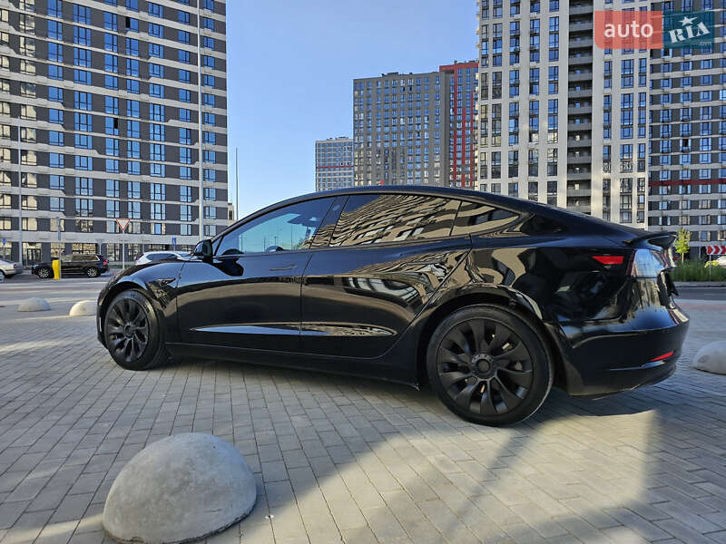 Седан Tesla Model 3 2019 в Киеве