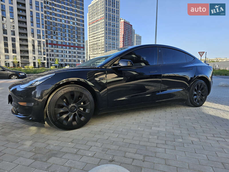 Седан Tesla Model 3 2019 в Киеве