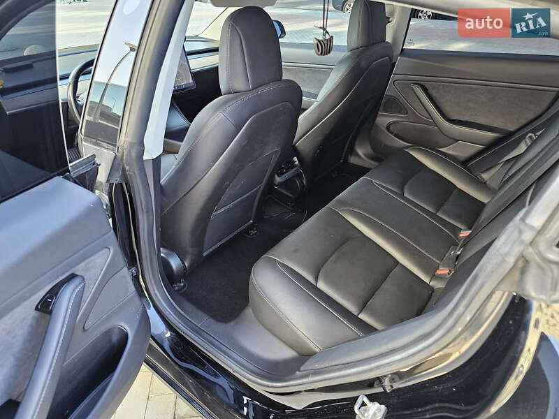 Седан Tesla Model 3 2019 в Киеве