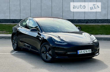 Седан Tesla Model 3 2019 в Киеве