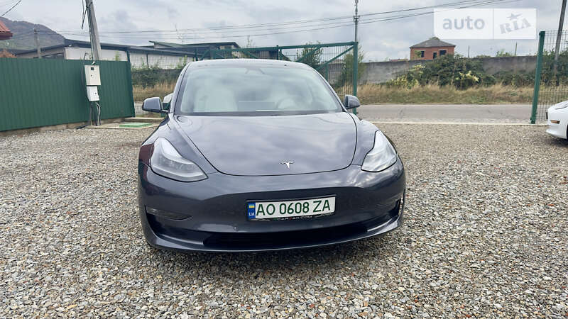 Седан Tesla Model 3 2021 в Виноградові