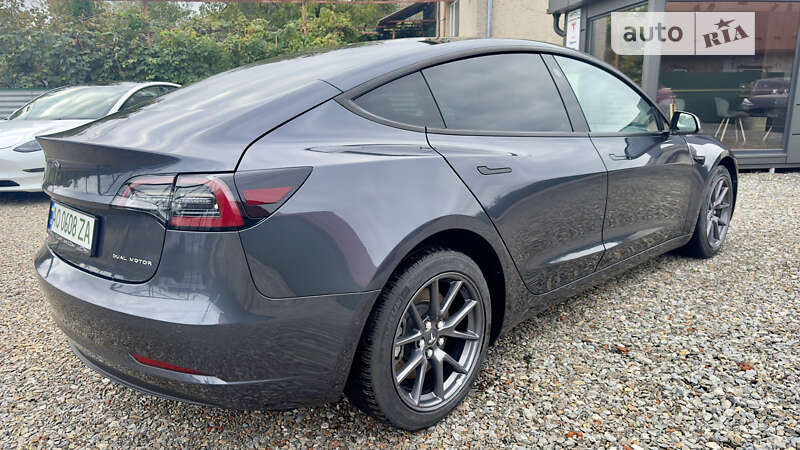 Седан Tesla Model 3 2021 в Виноградові