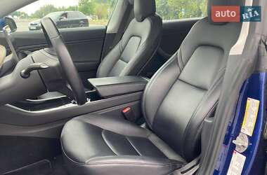 Седан Tesla Model 3 2018 в Львові