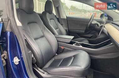 Седан Tesla Model 3 2018 в Львові