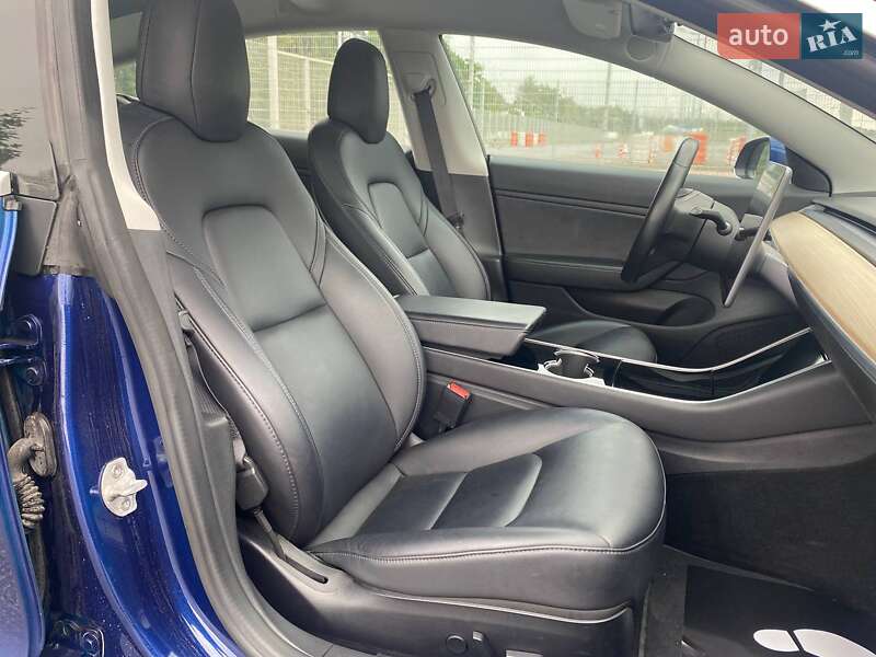 Седан Tesla Model 3 2018 в 