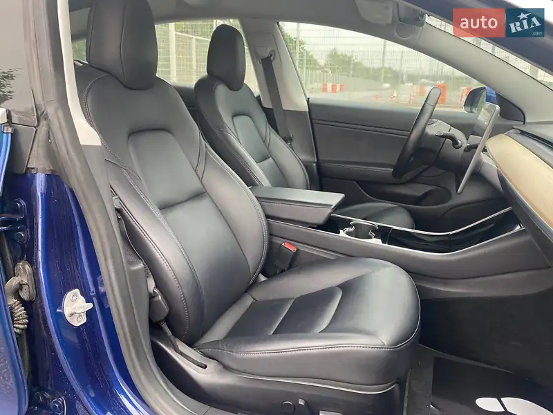 Седан Tesla Model 3 2018 в 