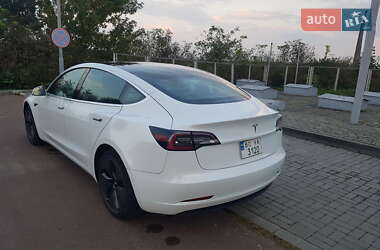 Седан Tesla Model 3 2020 в Самборі