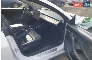Седан Tesla Model 3 2019 в 