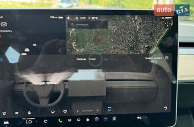 Седан Tesla Model 3 2023 в 
