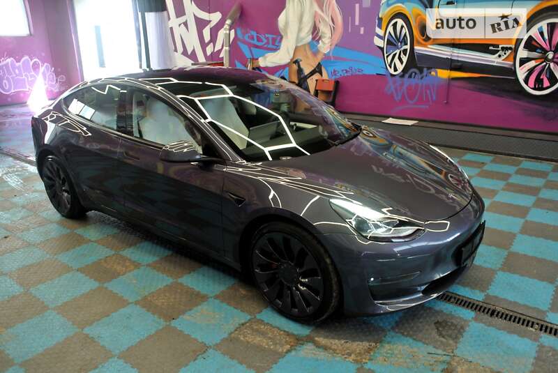 Седан Tesla Model 3 2021 в Києві