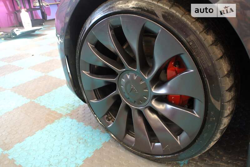 Седан Tesla Model 3 2021 в Києві