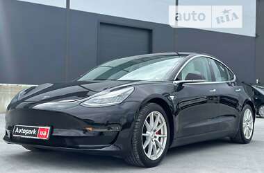 Седан Tesla Model 3 2018 в Львове