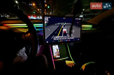 Седан Tesla Model 3 2018 в 
