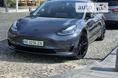 Седан Tesla Model 3 2018 в Дніпрі