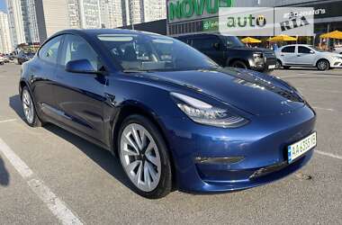 Седан Tesla Model 3 2022 в Киеве