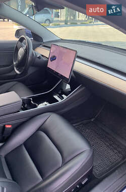 Седан Tesla Model 3 2018 в 