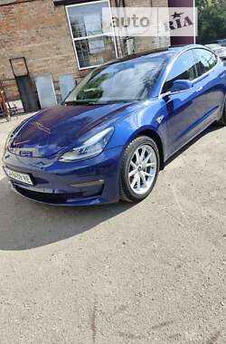 Седан Tesla Model 3 2019 в Черкасах