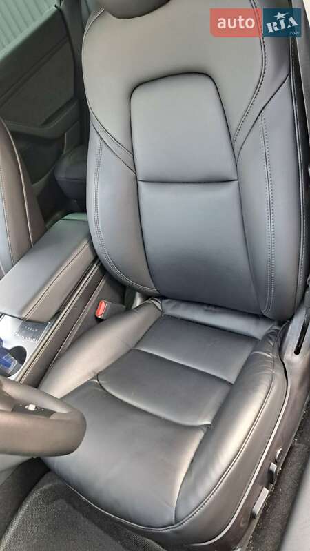 Седан Tesla Model 3 2021 в Ірпені