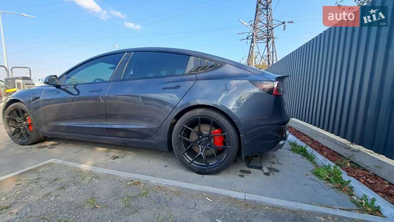 Седан Tesla Model 3 2021 в Ірпені