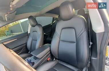 Седан Tesla Model 3 2021 в 