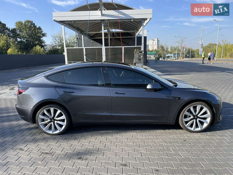 Седан Tesla Model 3 2021 в Полтаві