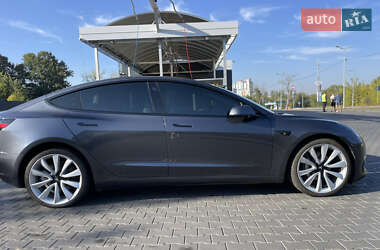 Седан Tesla Model 3 2021 в Полтаві