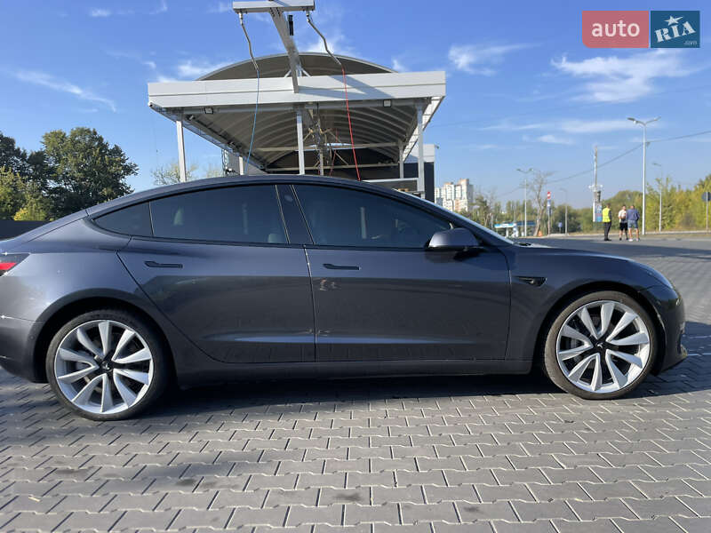 Седан Tesla Model 3 2021 в Полтаві