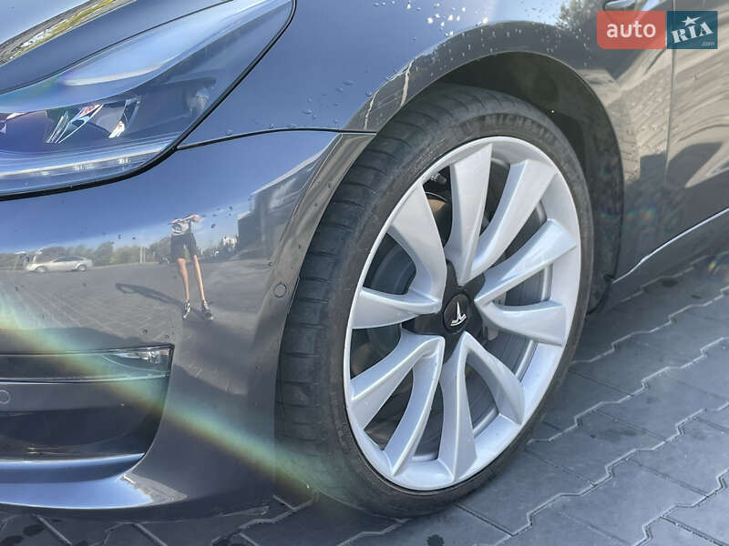 Седан Tesla Model 3 2021 в Полтаві