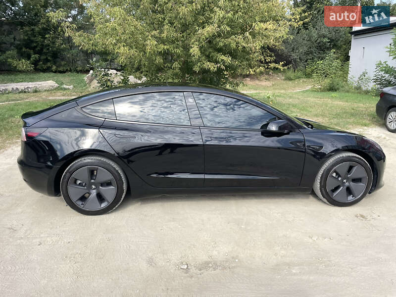 Седан Tesla Model 3 2022 в Львові