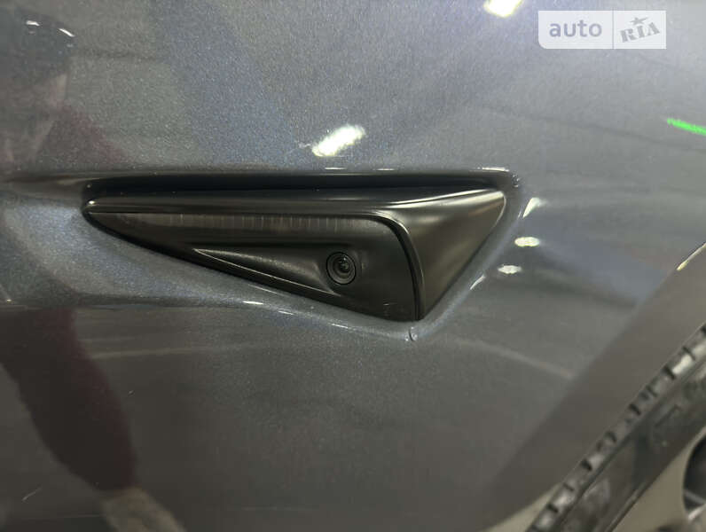 Седан Tesla Model 3 2023 в Києві