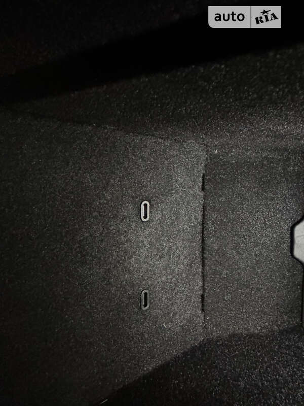 Седан Tesla Model 3 2023 в Києві