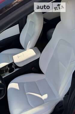 Седан Tesla Model 3 2018 в Дніпрі