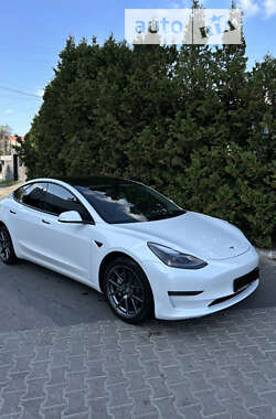 Седан Tesla Model 3 2021 в 