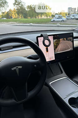 Седан Tesla Model 3 2021 в 
