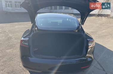 Седан Tesla Model 3 2021 в Киеве