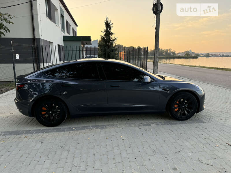 Седан Tesla Model 3 2021 в Івано-Франково