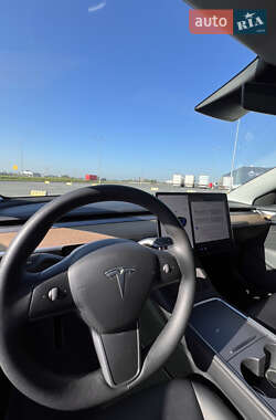 Седан Tesla Model 3 2021 в 
