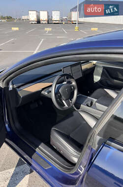 Седан Tesla Model 3 2021 в 