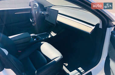 Седан Tesla Model 3 2021 в 