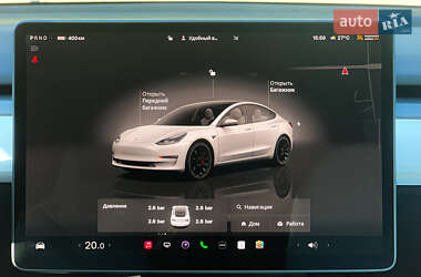 Седан Tesla Model 3 2022 в 