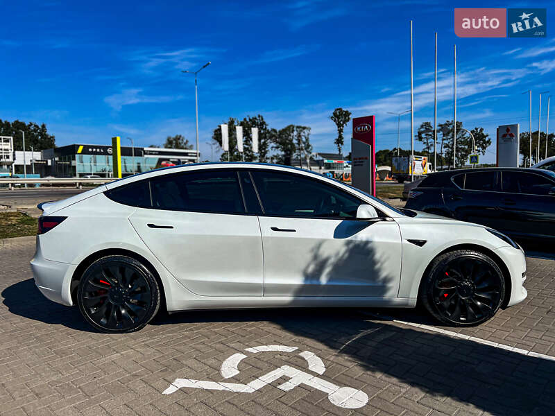 Седан Tesla Model 3 2022 в Вінниці