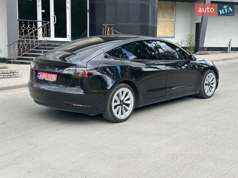 Седан Tesla Model 3 2022 в Запоріжжі
