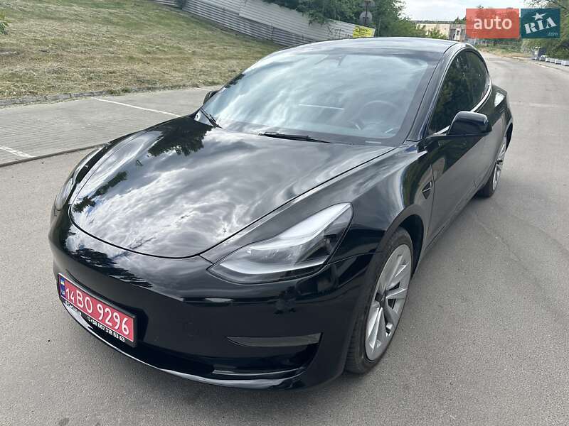 Седан Tesla Model 3 2022 в Запоріжжі