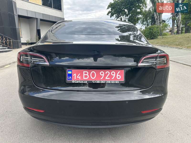 Седан Tesla Model 3 2022 в Запоріжжі