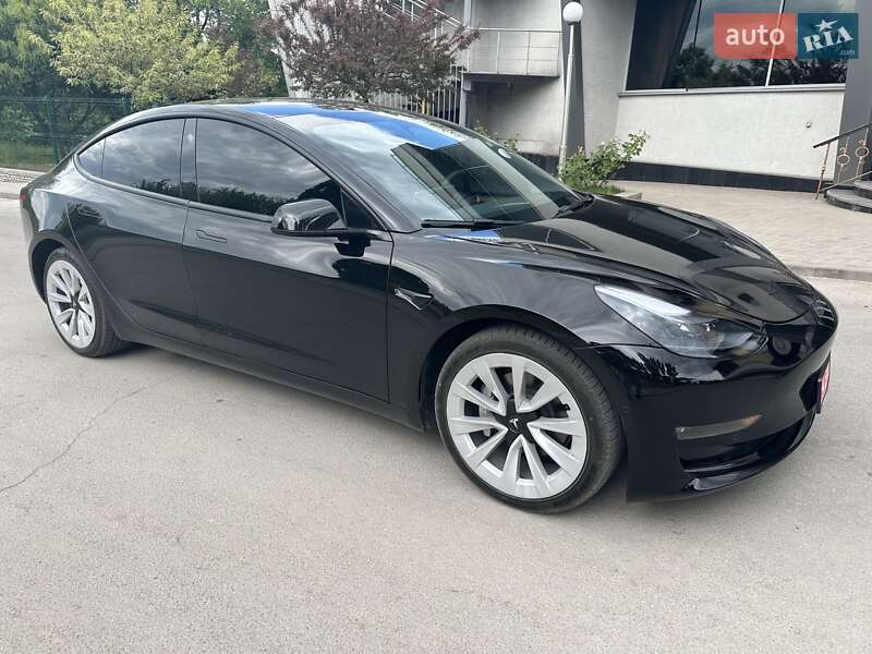 Седан Tesla Model 3 2022 в Запоріжжі