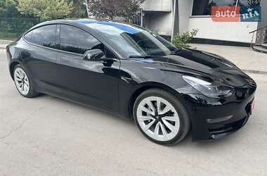 Седан Tesla Model 3 2022 в 