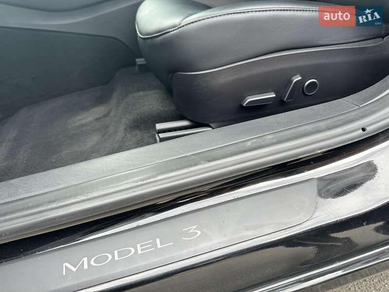 Седан Tesla Model 3 2022 в Запоріжжі