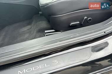 Седан Tesla Model 3 2022 в 