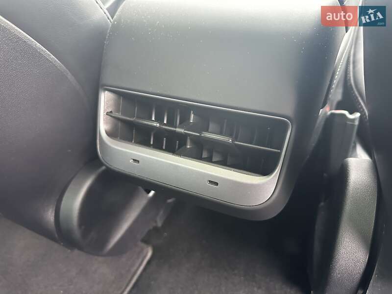 Седан Tesla Model 3 2022 в Запоріжжі